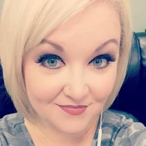 Meet your Posher, Lorie